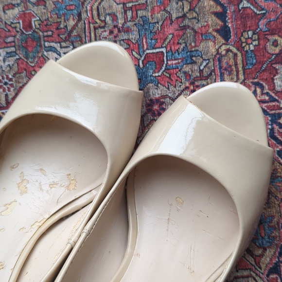 Cream peep-toe heels with high heel and textured material - Picture 15 of 15